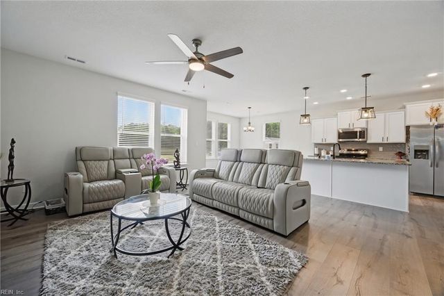 107 Long Cove DR, Suffolk, VA 23435