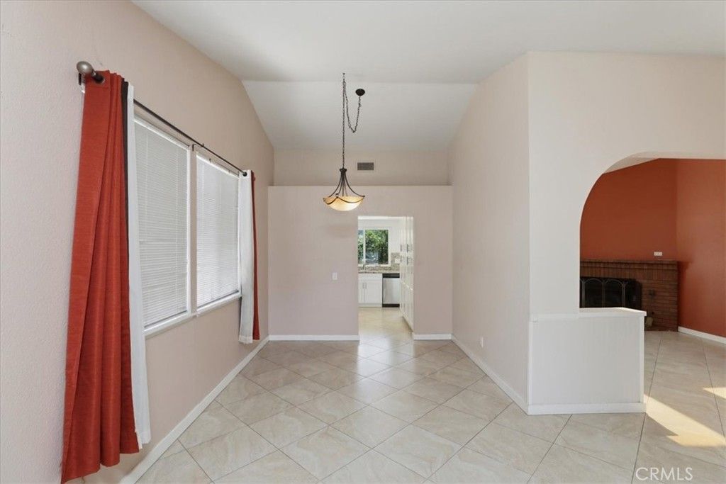 Image 14 of property listing at 1742 Cambridge Circle, Redlands, CA 92374