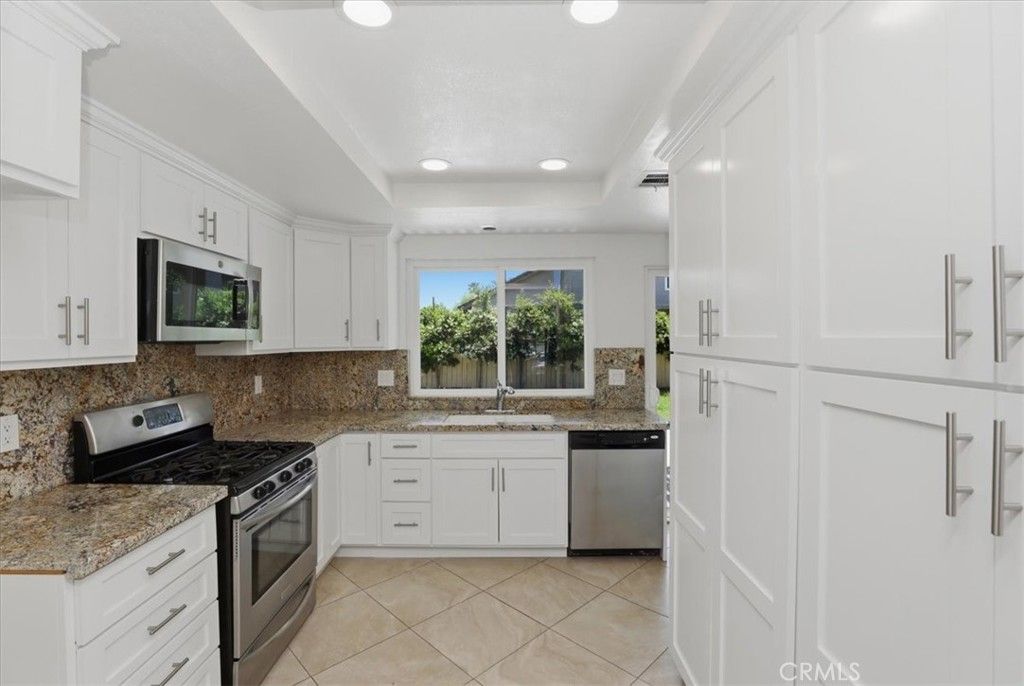 Image 18 of property listing at 1742 Cambridge Circle, Redlands, CA 92374