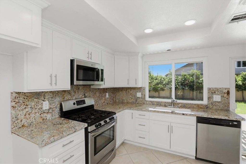 Image 20 of property listing at 1742 Cambridge Circle, Redlands, CA 92374