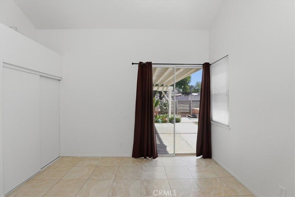 Image 24 of property listing at 1742 Cambridge Circle, Redlands, CA 92374