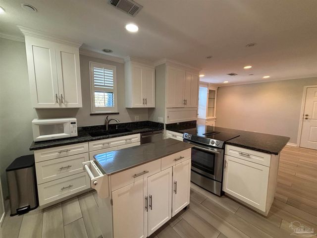 2007 Gadsden St 103, Pensacola, FL 32501