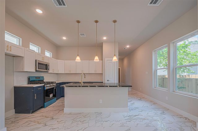 2414 Sam Wilson 001 Street, Houston, TX 77020