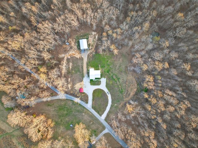 164 Brooks Ln, Erin, TN 37061