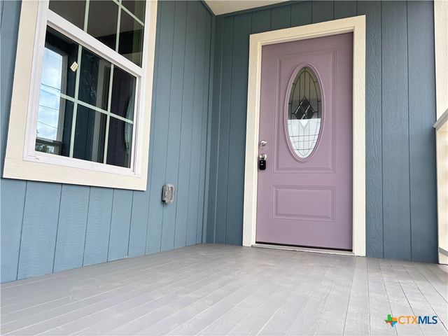 700 E 5th Street, Nixon, TX 78140