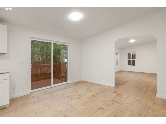 14 S GEE CREEK Loop, Ridgefield, WA 98642