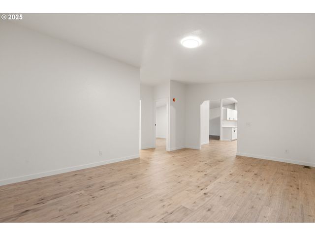 14 S GEE CREEK Loop, Ridgefield, WA 98642