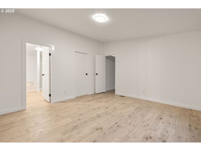 14 S GEE CREEK Loop, Ridgefield, WA 98642