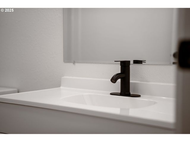 14 S GEE CREEK Loop, Ridgefield, WA 98642