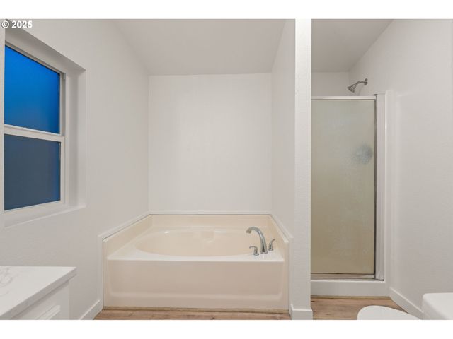 14 S GEE CREEK Loop, Ridgefield, WA 98642