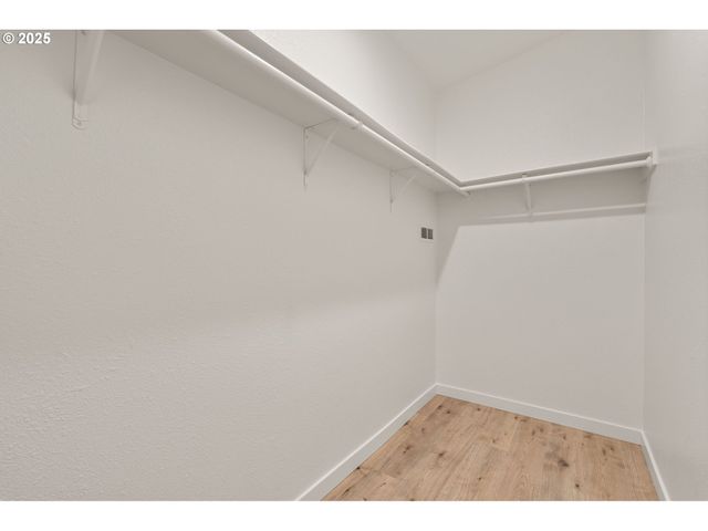 14 S GEE CREEK Loop, Ridgefield, WA 98642