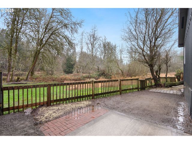 14 S GEE CREEK Loop, Ridgefield, WA 98642