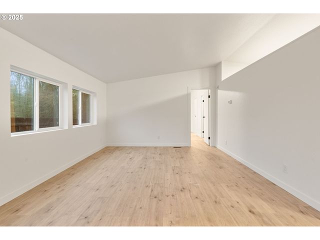 14 S GEE CREEK Loop, Ridgefield, WA 98642