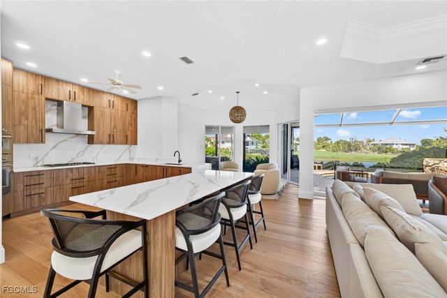 9008 Mockingbird DR, Sanibel, FL 33957