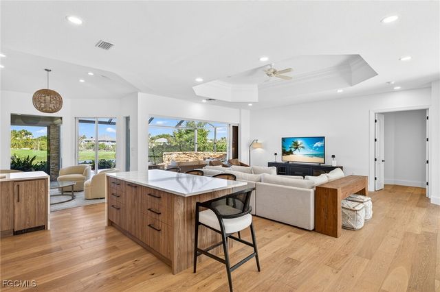 9008 Mockingbird DR, Sanibel, FL 33957