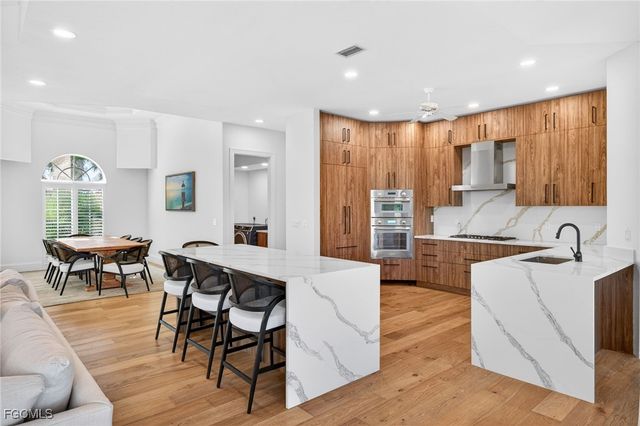 9008 Mockingbird DR, Sanibel, FL 33957