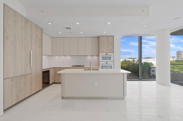 200 Arkona Court 401, West Palm Beach, FL 33401