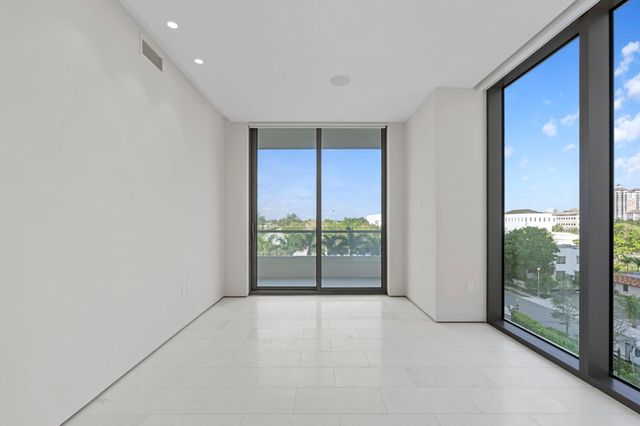 200 Arkona Court 401, West Palm Beach, FL 33401