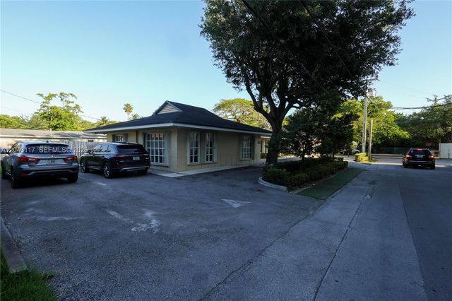 8125 SW 120th St, Pinecrest, FL 33156