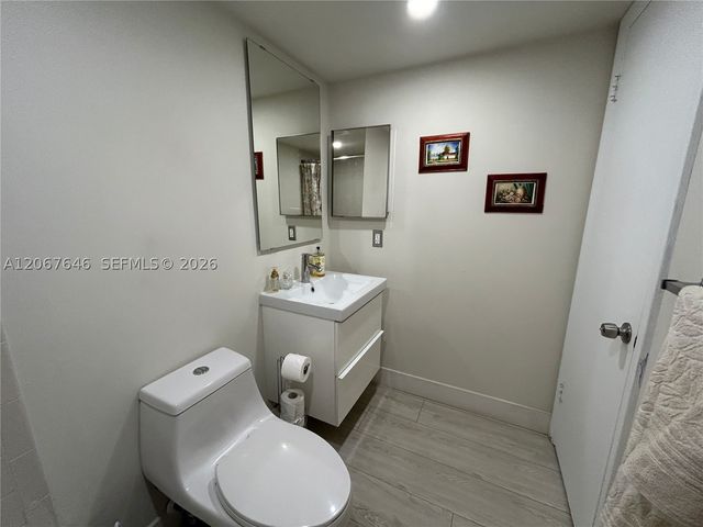 10130 Sunrise Lakes Blvd 207, Sunrise, FL 33322
