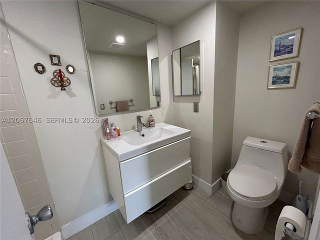10130 Sunrise Lakes Blvd 207, Sunrise, FL 33322