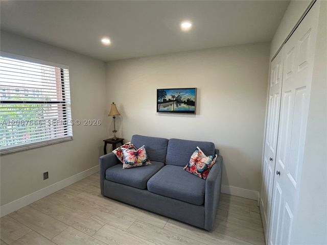 10130 Sunrise Lakes Blvd 207, Sunrise, FL 33322