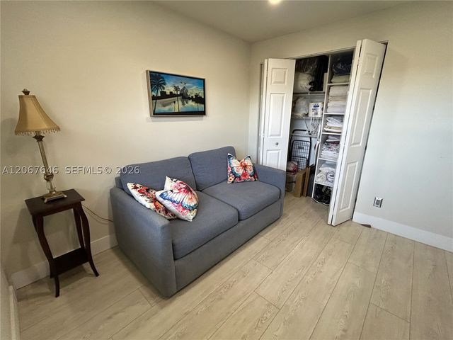 10130 Sunrise Lakes Blvd 207, Sunrise, FL 33322