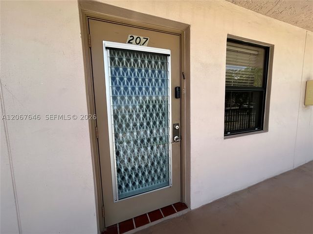 10130 Sunrise Lakes Blvd 207, Sunrise, FL 33322