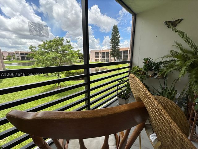10130 Sunrise Lakes Blvd 207, Sunrise, FL 33322