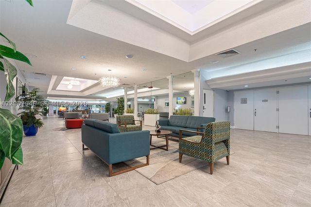 10130 Sunrise Lakes Blvd 207, Sunrise, FL 33322