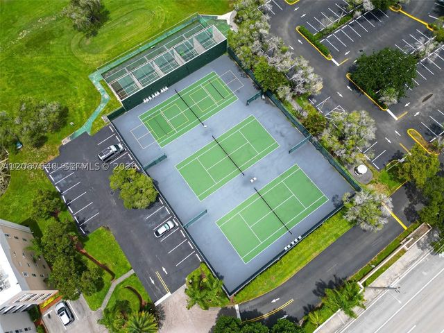 10130 Sunrise Lakes Blvd 207, Sunrise, FL 33322