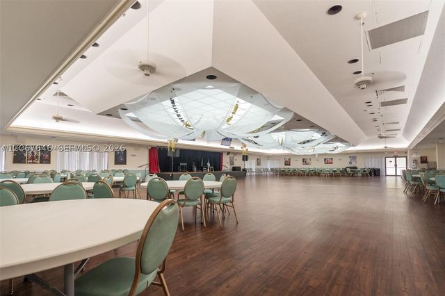 10130 Sunrise Lakes Blvd 207, Sunrise, FL 33322