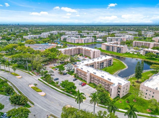 10130 Sunrise Lakes Blvd 207, Sunrise, FL 33322