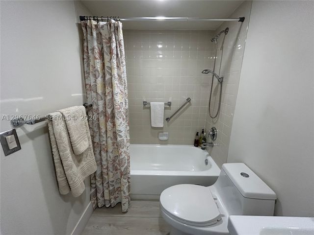 10130 Sunrise Lakes Blvd 207, Sunrise, FL 33322