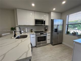 10130 Sunrise Lakes Blvd 207, Sunrise, FL 33322