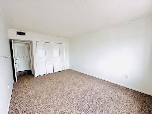 400 Kings Point Drive 714, Sunny Isles Beach, FL 33160