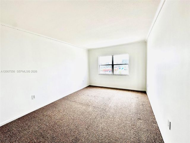 400 Kings Point Drive 714, Sunny Isles Beach, FL 33160