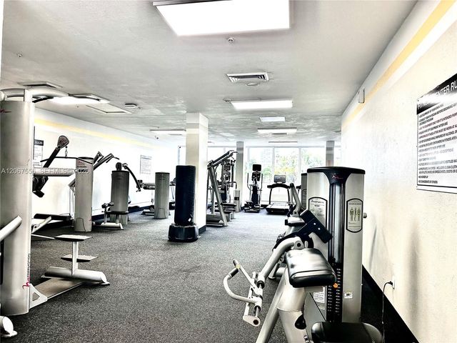 400 Kings Point Drive 714, Sunny Isles Beach, FL 33160