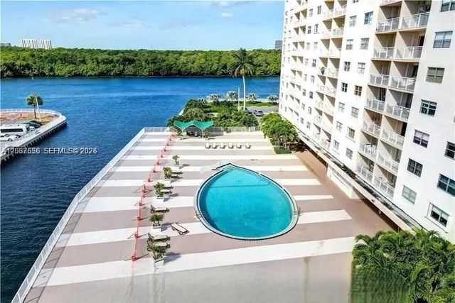 400 Kings Point Drive 714, Sunny Isles Beach, FL 33160