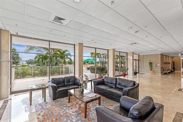 400 Kings Point Drive 714, Sunny Isles Beach, FL 33160