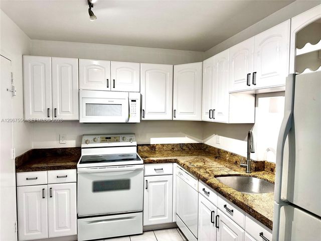 400 Kings Point Drive 714, Sunny Isles Beach, FL 33160