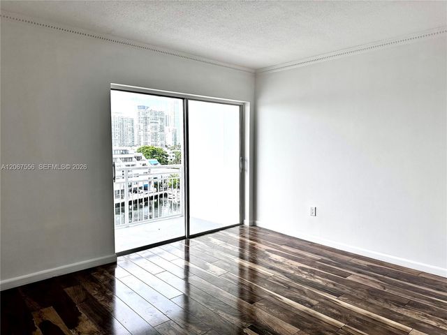 400 Kings Point Drive 714, Sunny Isles Beach, FL 33160