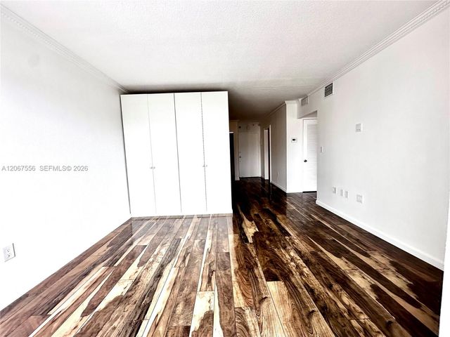 400 Kings Point Drive 714, Sunny Isles Beach, FL 33160