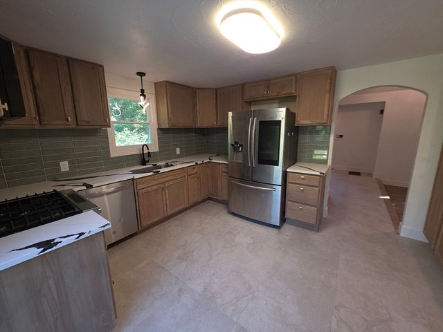 46 Old Powder House Rd, Lakeville, MA 02347