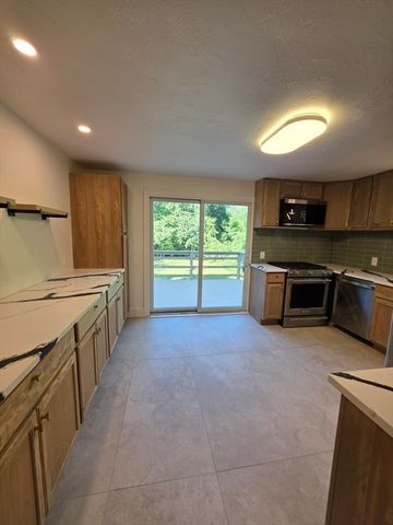 46 Old Powder House Rd, Lakeville, MA 02347