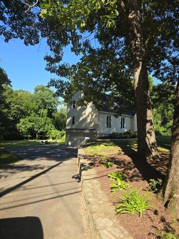46 Old Powder House Rd, Lakeville, MA 02347