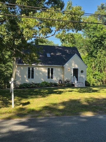 46 Old Powder House Rd, Lakeville, MA 02347