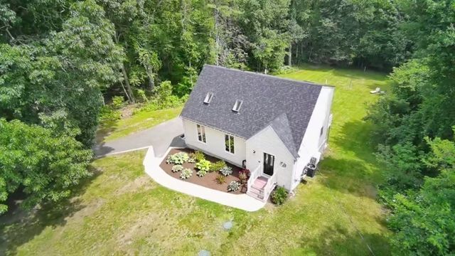 46 Old Powder House Rd, Lakeville, MA 02347