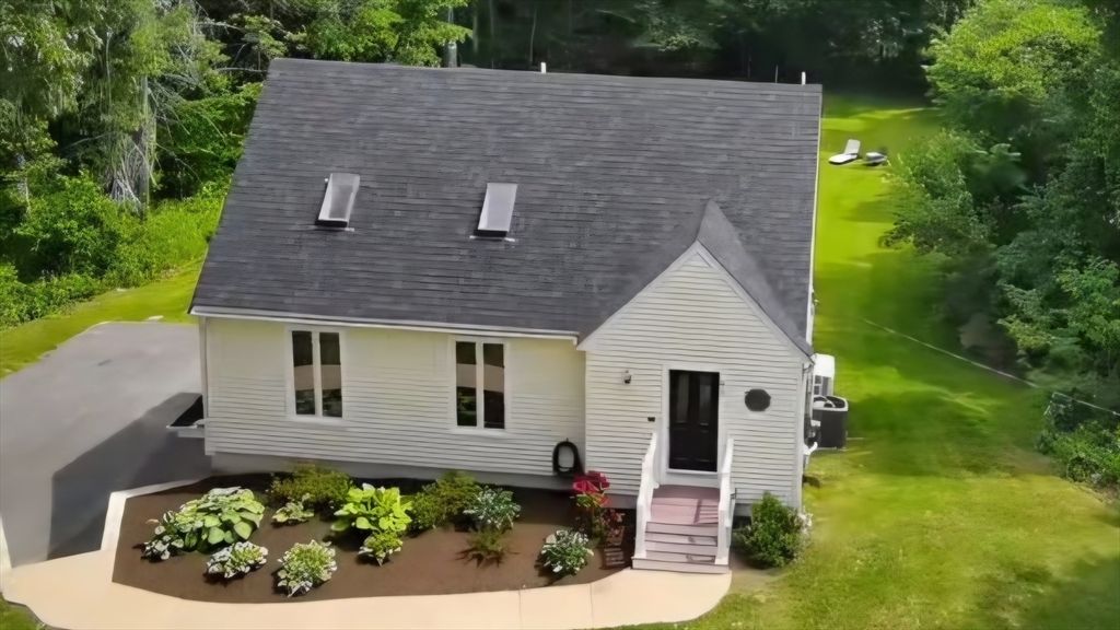46 Old Powder House Rd, Lakeville, MA 02347