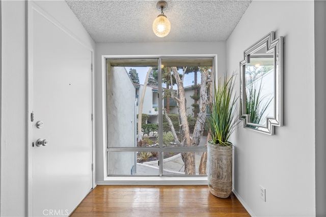 902 Camino Real 207, Redondo Beach, CA 90277
